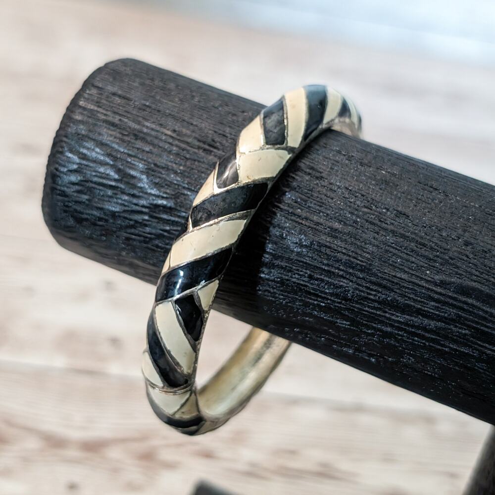 Vintage Hinged Bracelet Cream & Black - Fair Condition